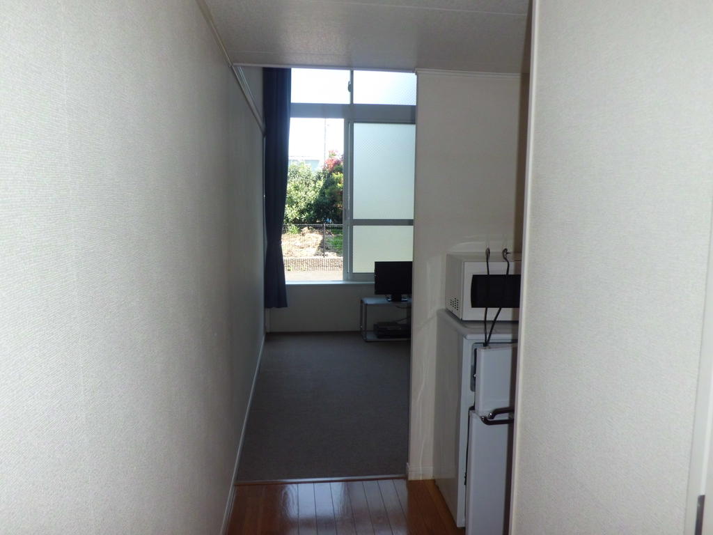 Other room space. It is the same type photo (current state priority)