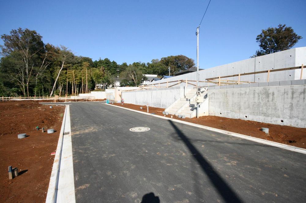 Local photos, including front road. Local (10 May 2013) Shooting