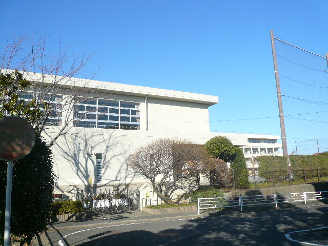 Primary school. Midorien Nishi Elementary School until the (elementary school) 650m