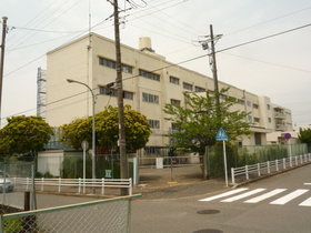 Primary school. 1100m Shinbashi to elementary school (elementary school)