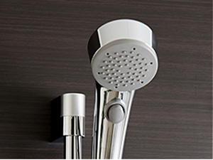 Bathing-wash room.  [shower head] On at hand ・ Has adopted a shower of off can be water-saving specifications.