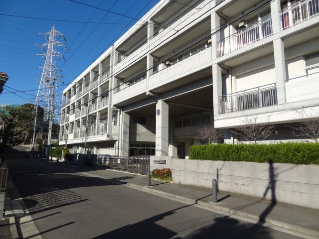 Junior high school. 403m to Yokohama Municipal Kanagawa Junior High School