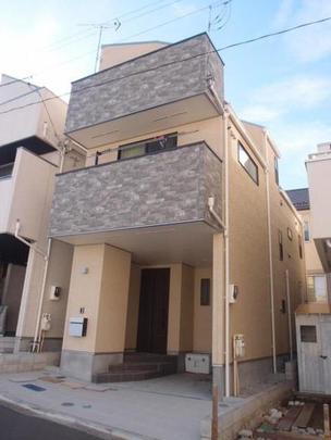 Local appearance photo. Building appearance (2013 December shooting) Heisei Built 25 years! Also very carefully use the room