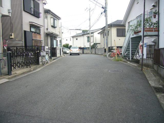 Local photos, including front road. Frontal road