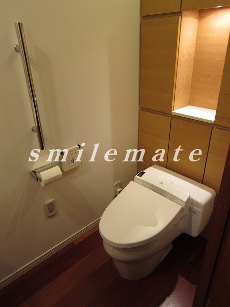 Toilet. Property photo number posted on the property brokerage commissions half a month our HP if our