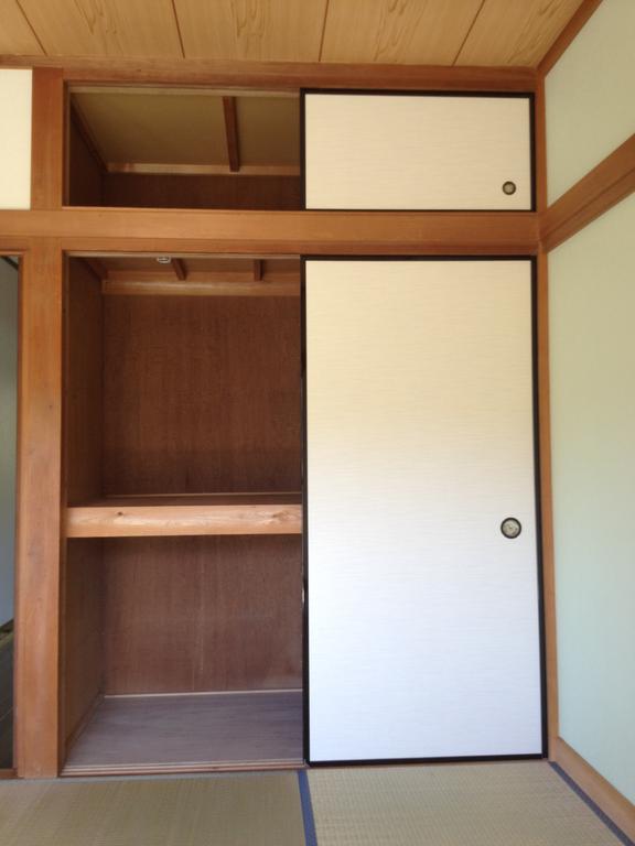 Receipt. Organize will Hakadori because the greater storage of Japanese-style room