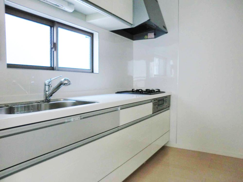 Same specifications photo (kitchen)