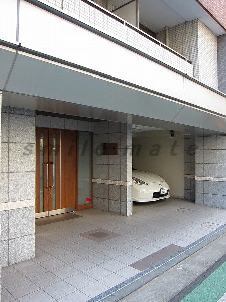 Entrance. Indoor photo number posted on the station right there built shallow our HP