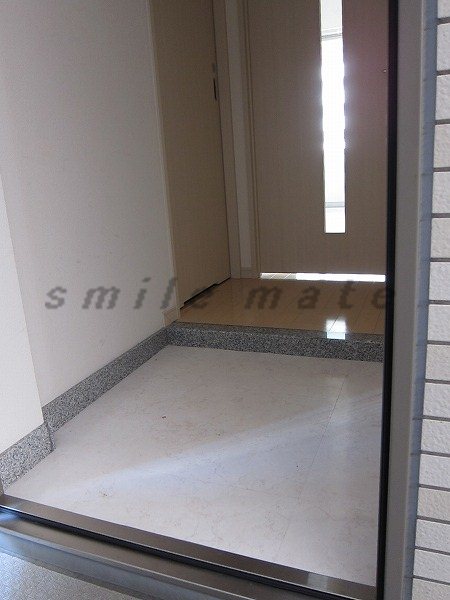 Entrance. Indoor photo number posted on the station right there built shallow our HP