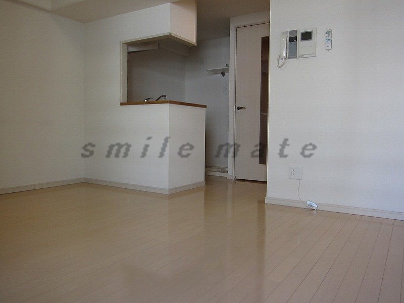 Living and room. Indoor photo number posted on the station right there built shallow our HP