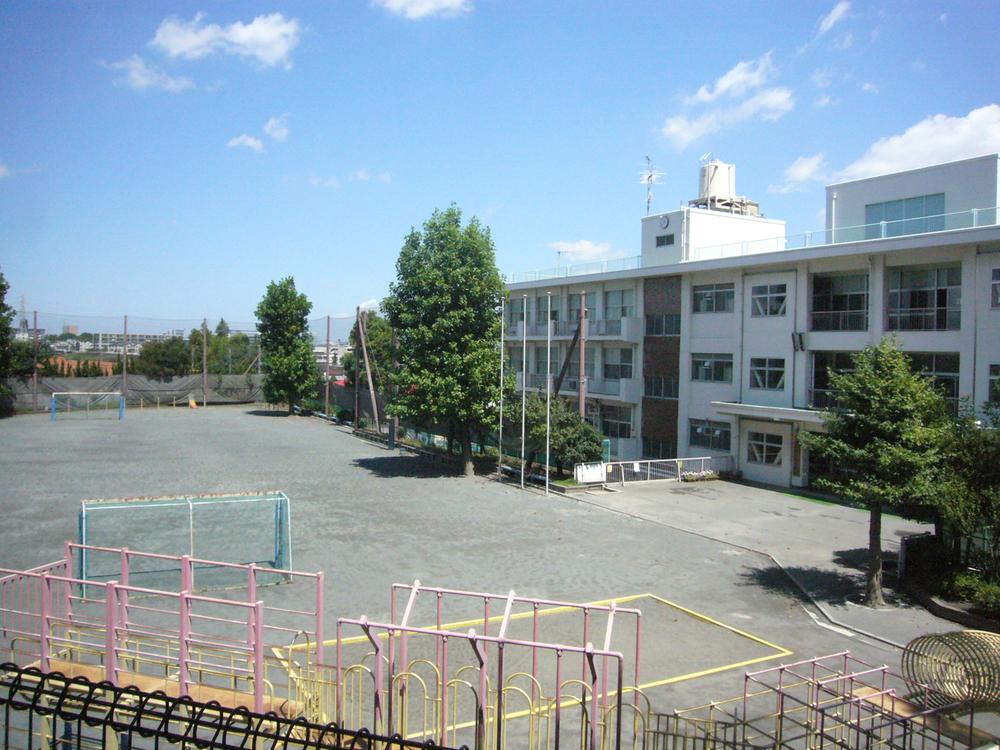 Primary school. South Kandaiji 150m up to elementary school