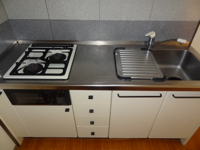 Kitchen. With gas stove