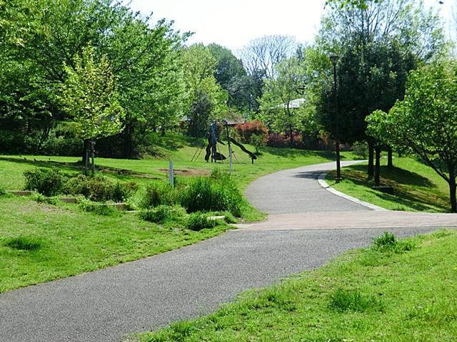 park. You enjoy Omoikkiri children and pets and play is a holiday in the 300m lush large park to KATAKURA rabbit mountain park!