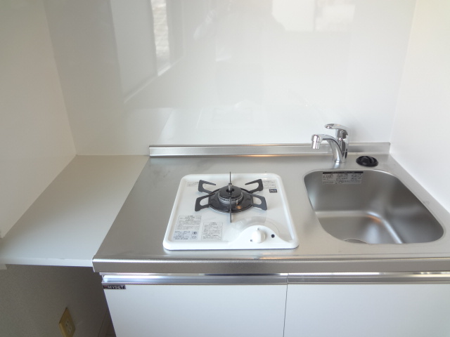 Kitchen. New kitchen! Gas 1-neck! 