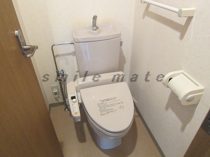 Toilet. Our This property brokerage fees rent one month free HP property photo number