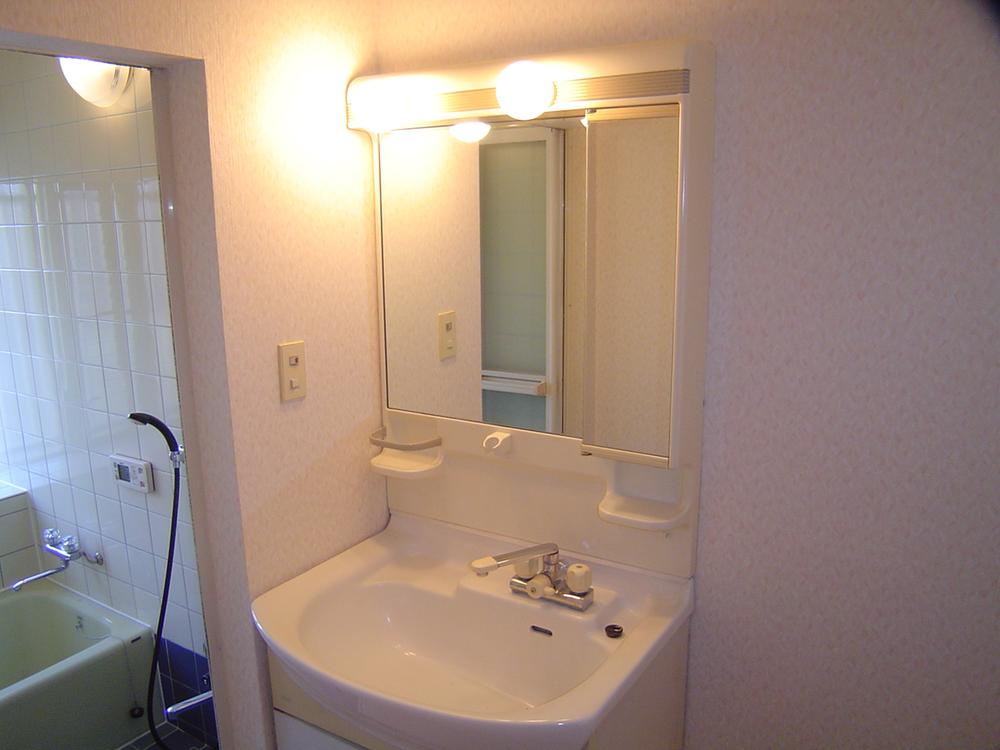 Wash basin, toilet