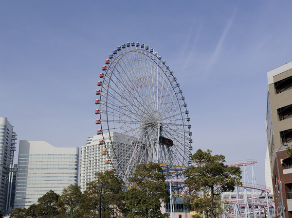 Surrounding environment. Cosmo World (about 6200m ・ Car about 10 minutes) / It is composed of three zones of Yokohama Minato Mirai 21 area, From children in urban three-dimensional theme park of the future-oriented to adults, You can enjoy with your family.