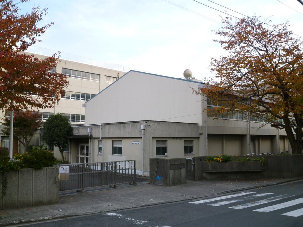 Other. Urashimaoka elementary school 12 minutes' walk (about 900m)