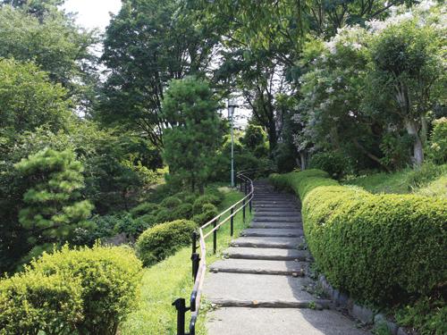 Other. Proud of the breadth of 1.7ha "Shinohara orchards" distance of the 9-minute walk away. It penetrated the green Shigeru in the residential area, Rich natural park. The calm space, such as flowing relaxing time, Fun to stroll while feeling the season. 