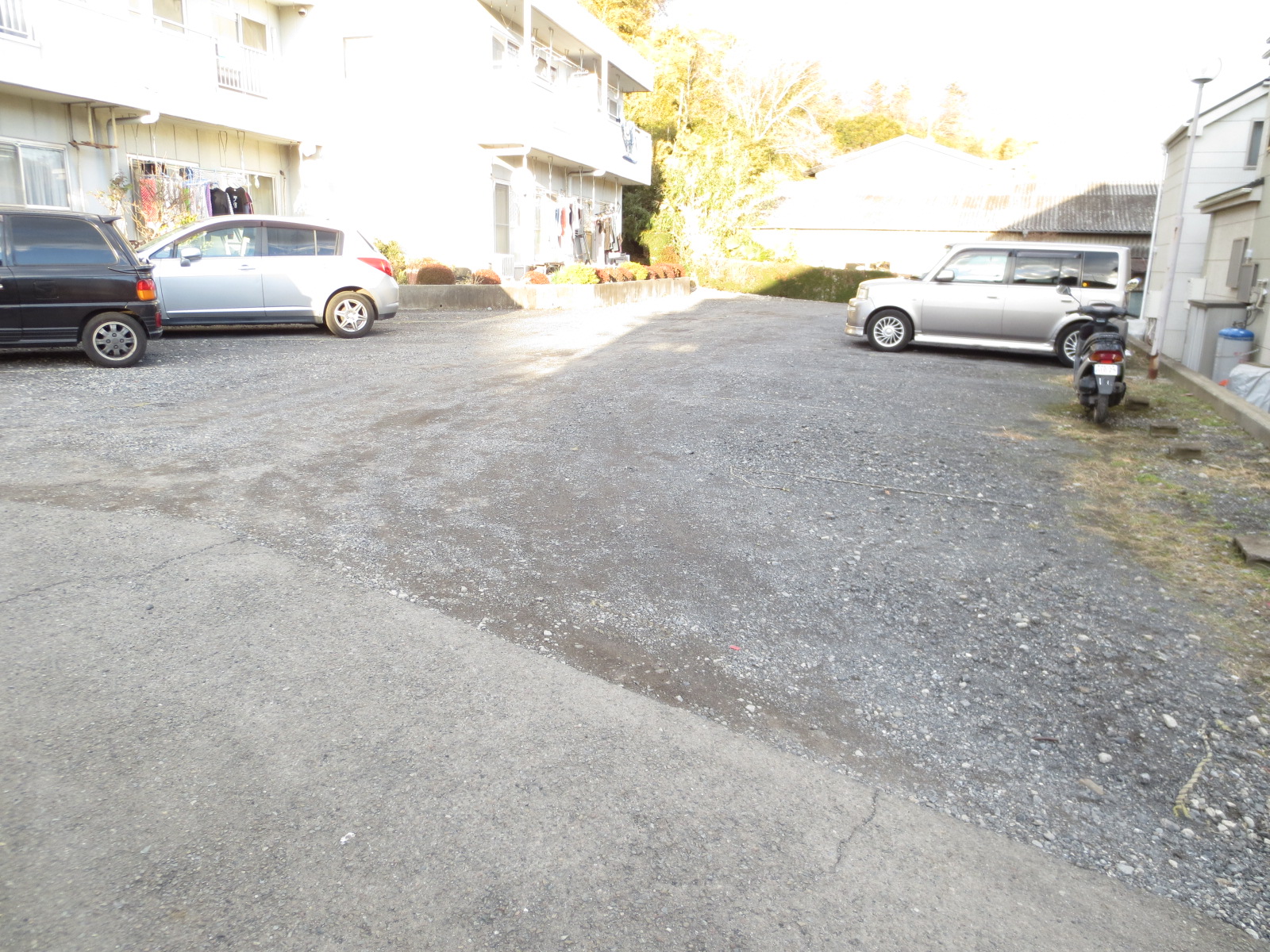 Parking lot. Ample parking