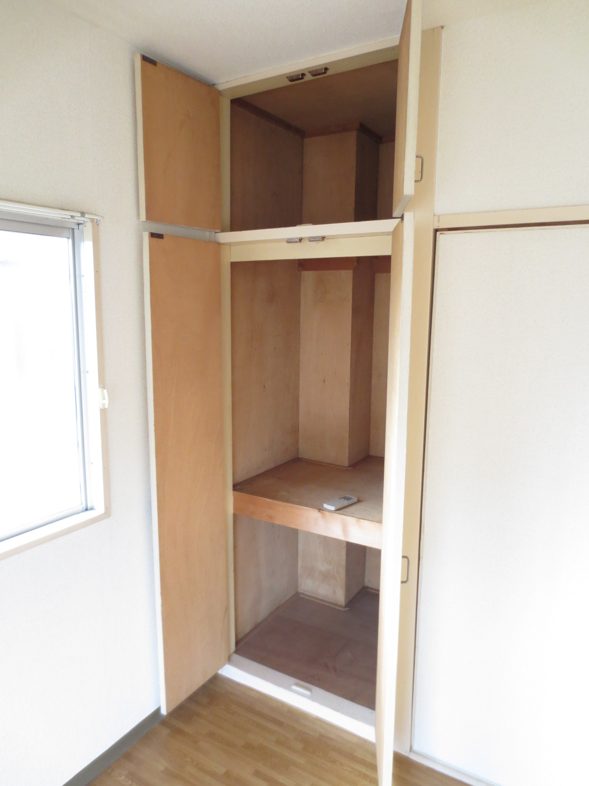 Receipt. Yes each room storage!
