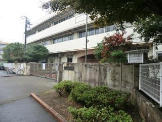 Primary school. 450m to Yokohama Municipal Nishiterao Elementary School