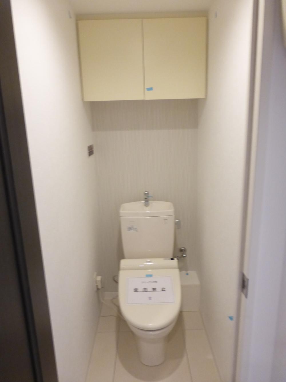 Toilet. Indoor (December 28, 2013) Shooting Storage have to toilet ◎