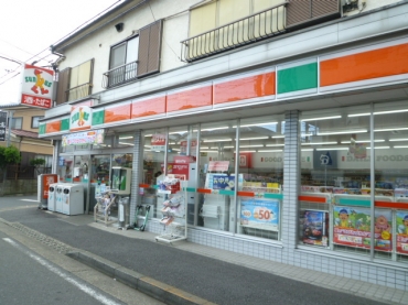 Convenience store. 300m until Thanksgiving Yokohama Irie-cho store (convenience store)