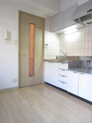 Kitchen. We are using a photo of the same type in reference.