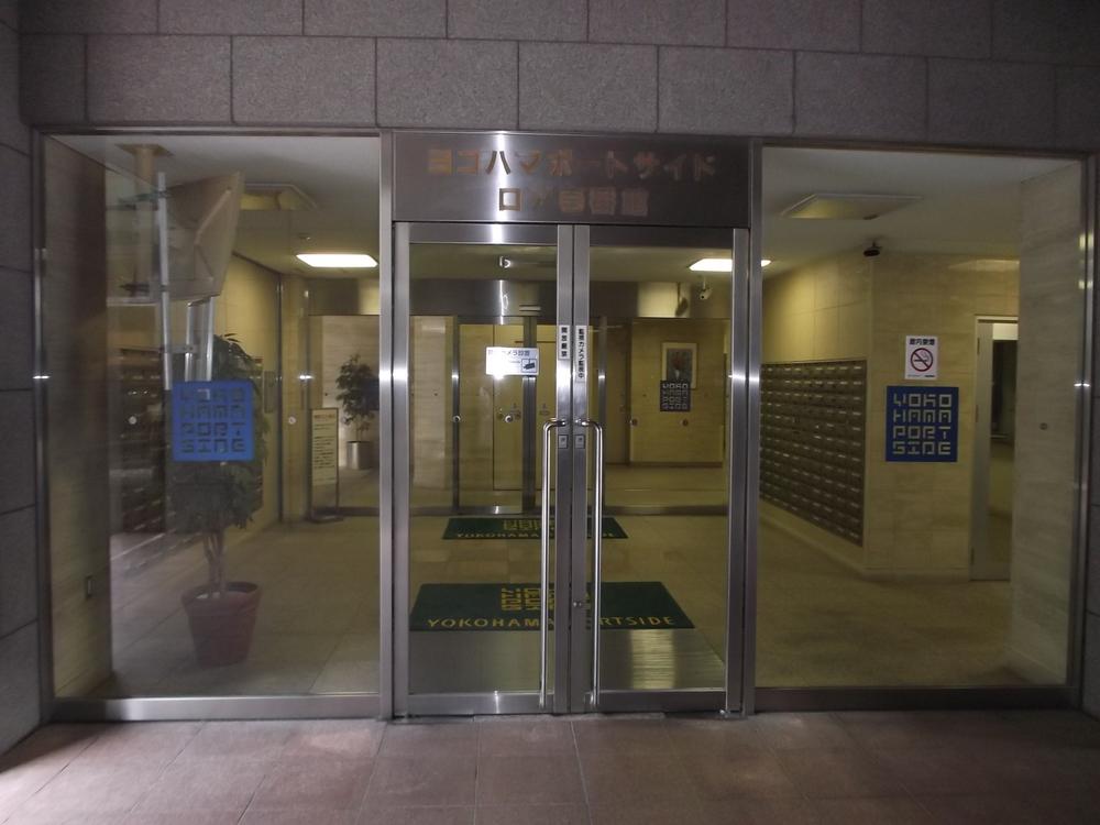 Entrance. Common areas