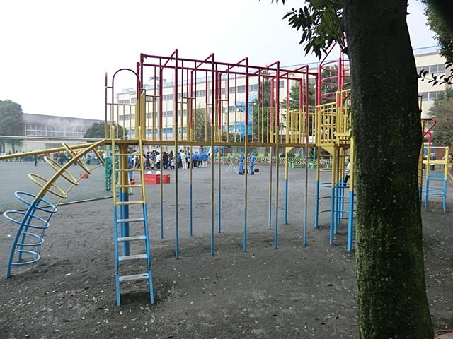Primary school. Yokohamashiritsudai 520m until the opening stand elementary school