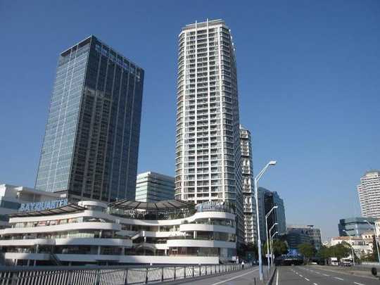 Local appearance photo. "Yokohama" bay Quarter adjacent Tower apartment station walk 5 minutes