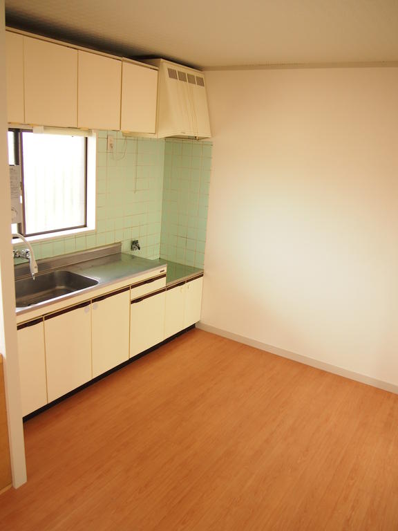 Living and room. It has been changed to bright floor color.