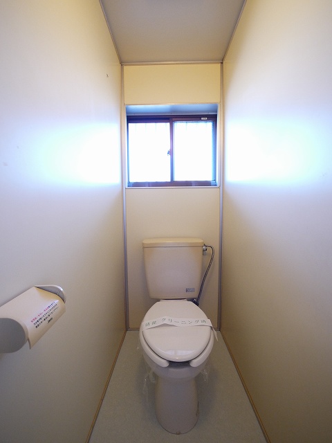 Toilet. ventilation, There is a small window for light picking