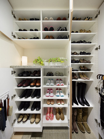 Receipt.  [Oberstdorf original storage "multi shoes Shelf"] Not only shoes, Devise Ya can hold an umbrella and slippers, Also installed the glove compartment. In addition to also put those long, such as a golf bag by adjusting the shelves, It is a multi-a foyer storage to produce a spread to the entrance space by providing a niche counter.