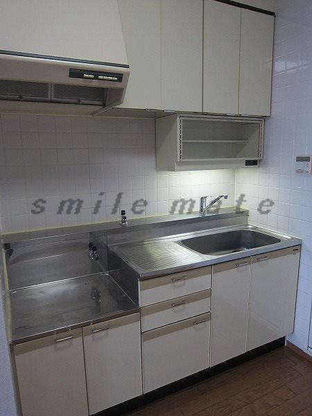 Kitchen. Property photo number posted on the property brokerage fees our HP if our