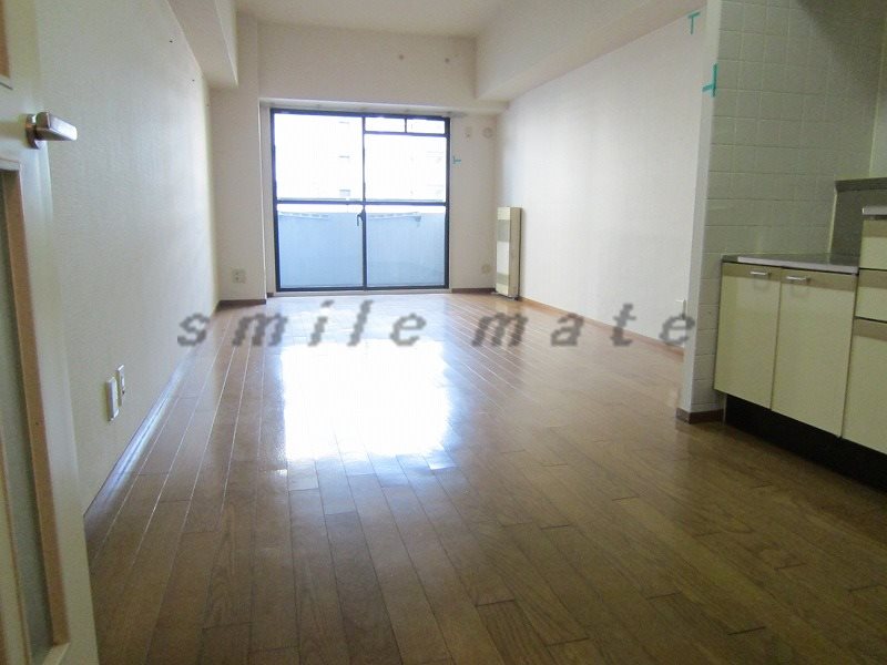 Living and room. Property photo number posted on the property brokerage fees our HP if our