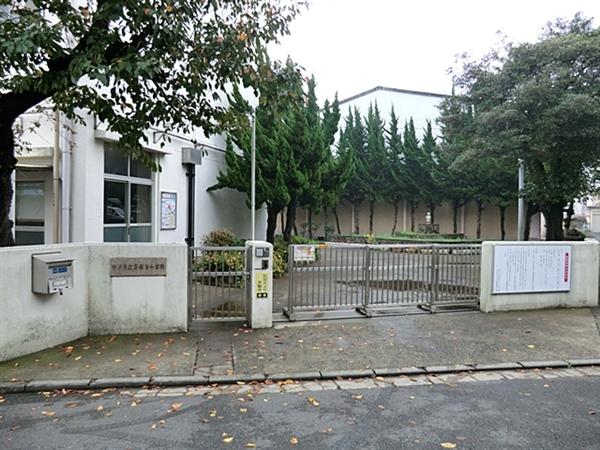 Primary school. 558m to Yokohama Municipal Saitobun Elementary School