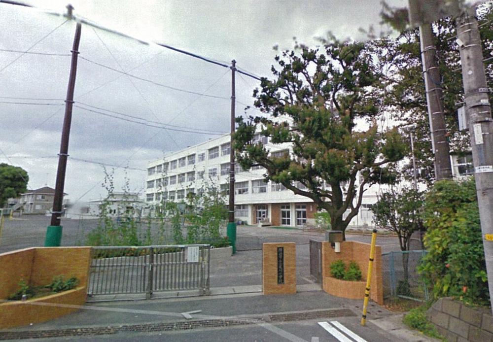 Primary school. Kamihoshikawa elementary school