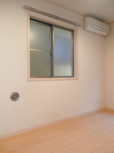 Living and room. Of bright shades [Flooring the room]