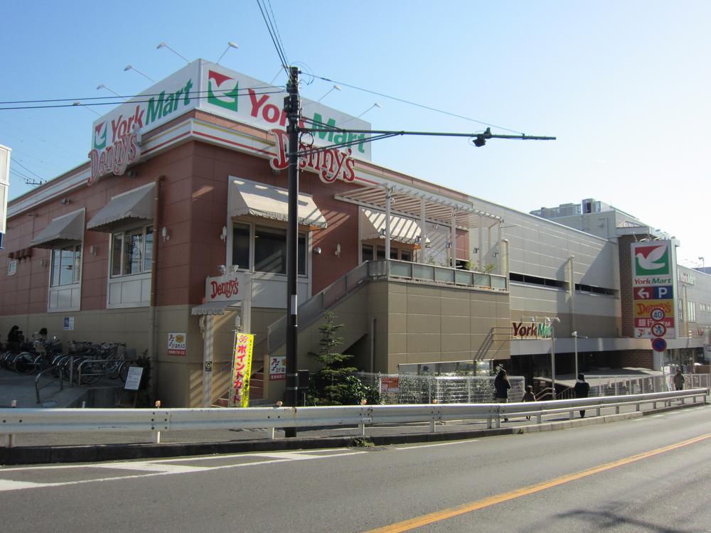 Supermarket. York Mart Myorenji to the store 431m