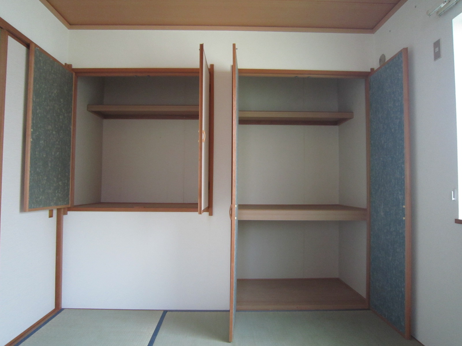 Receipt. Japanese-style room: Storage