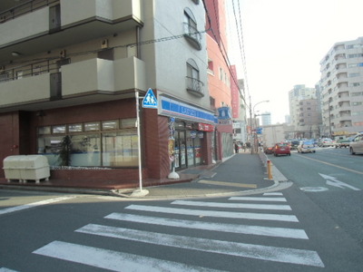 Convenience store. Lawson Nishikanagawa chome up (convenience store) 400m