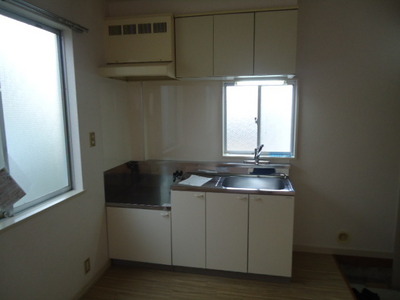 Kitchen. Two-burner gas stove can be installed ◎