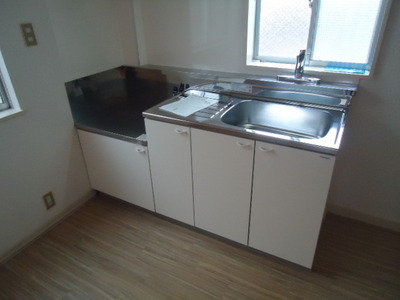 Kitchen. Two-burner gas stove can be installed ◎