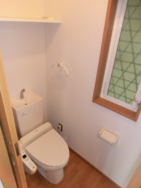 Toilet. Seraphim Yokohama room photo