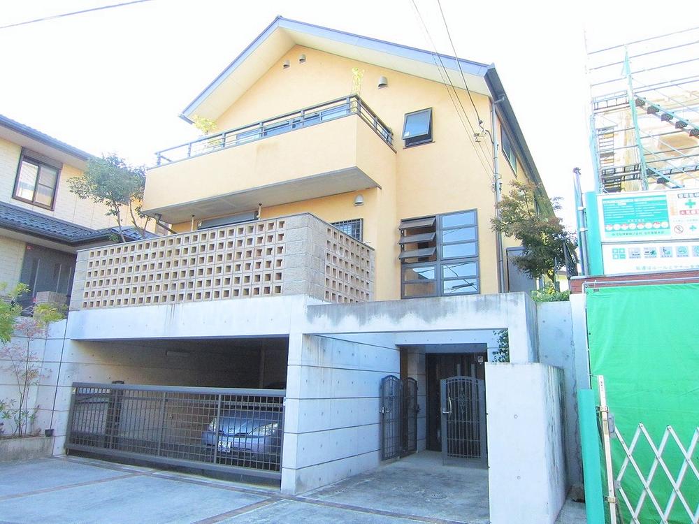 Local appearance photo. Impressive outer wall, Designer houses hue comes Gugutto! Please come home I will be fun! Local (11 May 2013) Shooting
