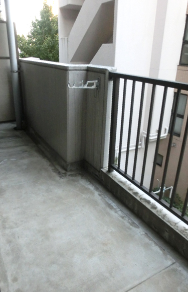 Balcony. Balcony in the spread, Washing clothes Yasu is so.