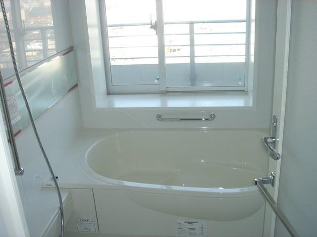Other. A window bathroom (It is a photograph at the time of new construction)