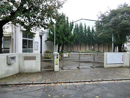 Primary school. Saitobun until elementary school 560m